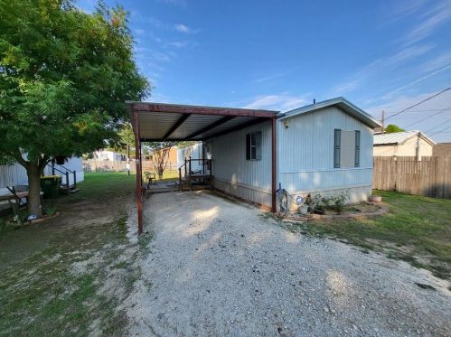 6624 Blue Water Ct, Granbury, TX 76049-1753