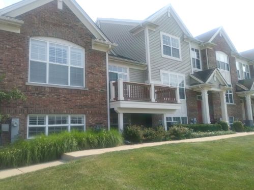 1480 Deer Pointe Dr, South Elgin, IL 60177-1331