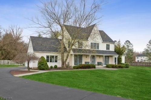 7 Balsam Ct, Annandale, NJ 08801-3460