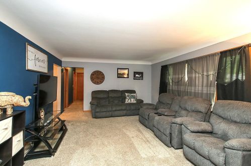 306 Douglas St, Arlington, MN 55307-4568