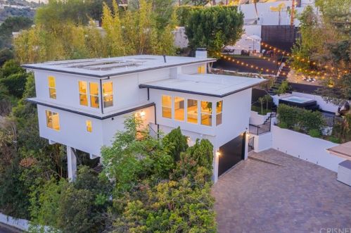 15072 Rayneta Dr, Van Nuys, CA 91403-4443