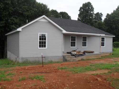99 Brady Cole Ln, Lafayette, TN 37083-2661