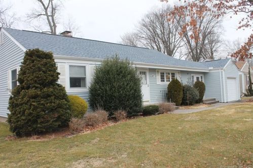 43 Knollwood Rd, Hartford, CT 06118-1731