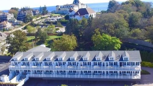 44 Bay St, Westerly, RI 02891-5702