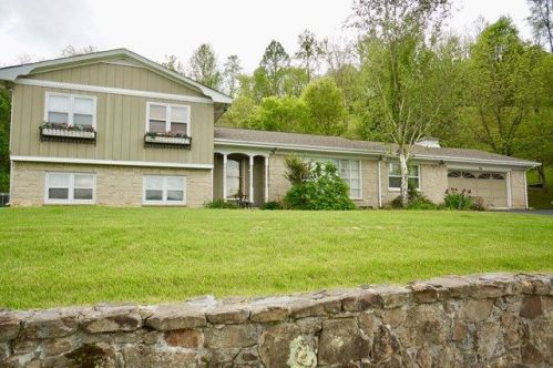 188 Panorama Heights Dr, Gainesboro, TN 38562-9246