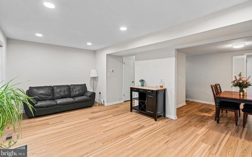 5865 Banning Pl, Springfield VA  22015-3666 exterior