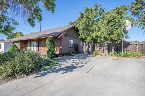 1826 Madera Ave, Dos Palos, CA 93620-2525