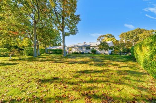 8 Colby Dr, Coventry, RI 02816-7140