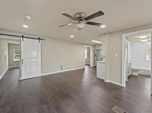 4220 Lakewood Dr, Fort Worth TX  76135-2703 exterior