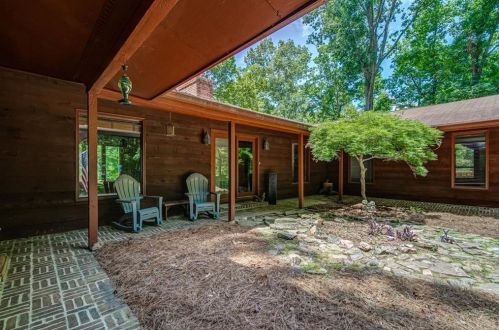 5055 Shore Dr, Conyers GA  30094-4711 exterior