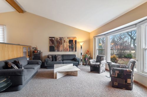 115 Eastwood Dr, Bannockburn IL  60015-5009 exterior