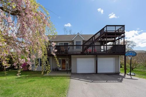 14 Juniper Ave, Westerly, RI 02891-3605