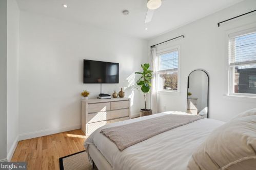 2023 Fitzwater St, Philadelphia PA  19146-1332 exterior