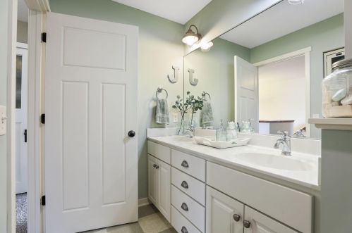 2488 Fieldstone Curv, Saint Paul MN  55129-6209 exterior