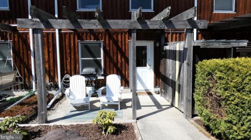 81 Petersburg Ln, Duncannon, PA 17020-1900