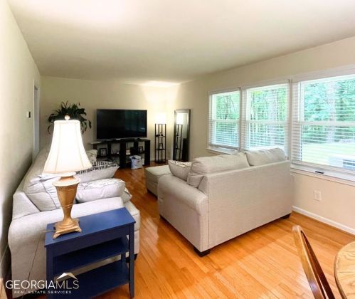 6896 Lockridge Dr, Atlanta GA  30360-1515 exterior