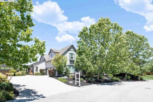 2327 Vineyard Heights Ln, Pleasanton, CA 94566-6302
