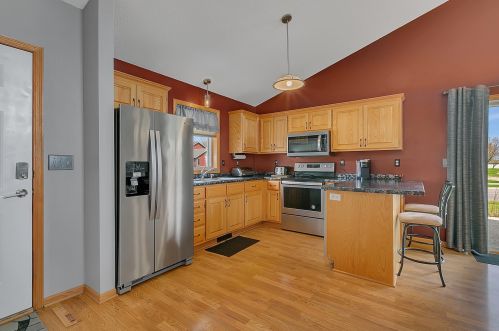 2774 Olive Ln, Sauk Rapids, MN 56379-4506