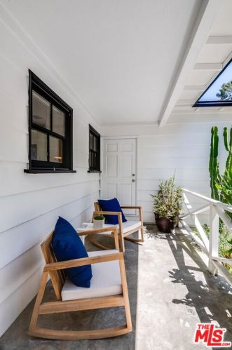 3765 Longview Valley Rd, Van Nuys, CA 91423-4416