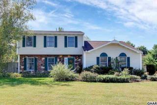 2 Wheatfield Dr, Carlisle PA  17015-9004 exterior