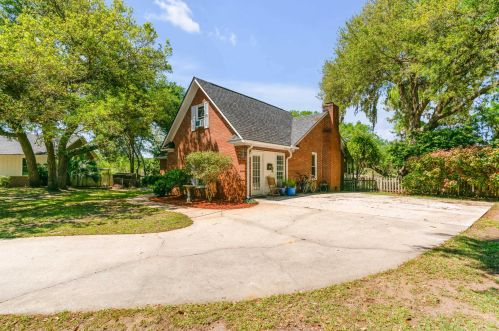 1139 Talisman Rd, Mount Pleasant, SC 29464-3706