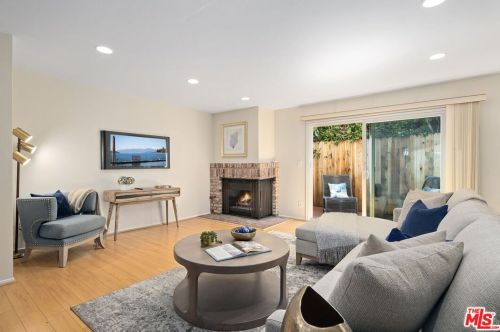 2611 11th St, Santa Monica, CA 90405-4652