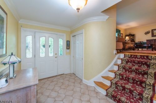 8 Ferndale Dr, Parsippany, NJ 07054-1607