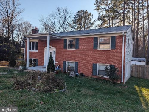 4766 Lupino Ct, Woodbridge, VA 22193-4640