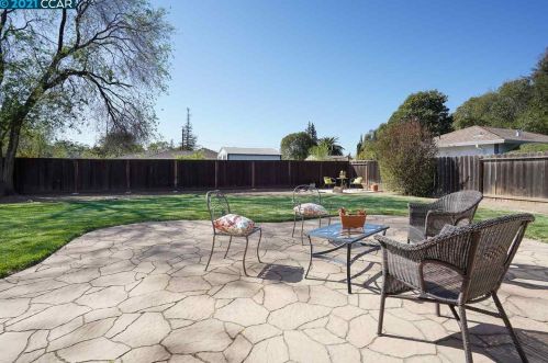 1399 Grv Way, Concord CA  94518-1208 exterior