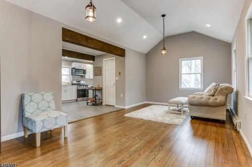 9 Highland Trl, Parsippany, NJ 07834-2009