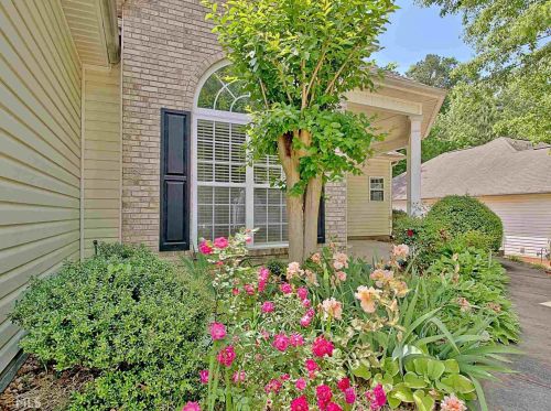 39 Harpers Farm Dr, Newnan, GA 30263-6753