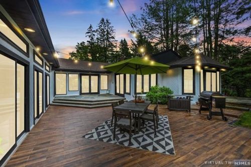 329 Queens Ct, Ridgewood, NJ 07450-2011