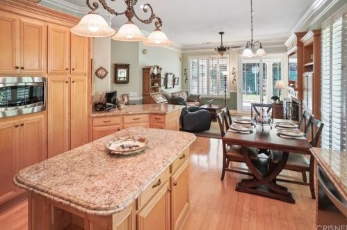 565 Granite Hl St, Simi Valley CA 93065-0614 exterior