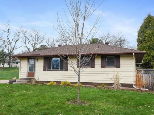 1270 Greystone Ave, Saint Paul, MN 55128-7542