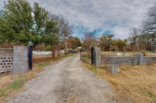 7716 Chapin Rd, Fort Worth TX  76116-6604 exterior