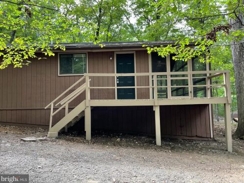 22 Onondaga Trl, Hedgesville, WV 25427-6856