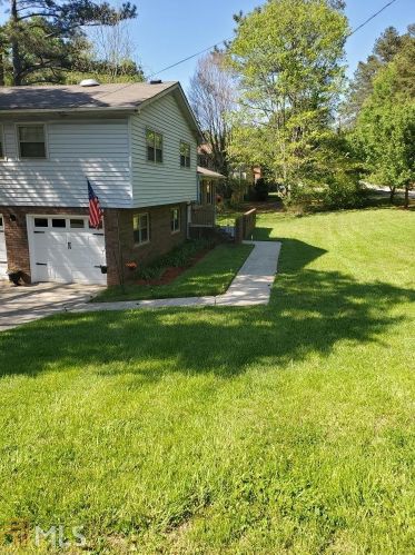 652 Ridge Ave, Stone Mountain, GA 30083-3858