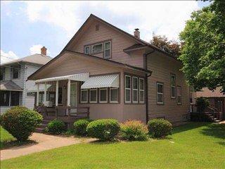 1926 Huffman Blvd, Rockford, IL 61103-4557