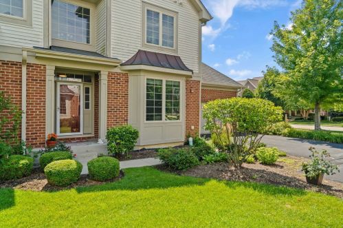 2134 Apple Hill Ln, Buffalo Grove, IL 60089-6886