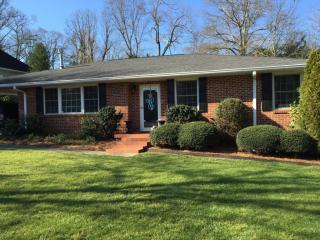 1369 Cumberland Dr, Gainesville, GA 30501-1854