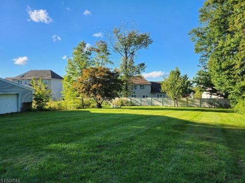 49 Madison Ave, Mount Olive, NJ 07828-3161