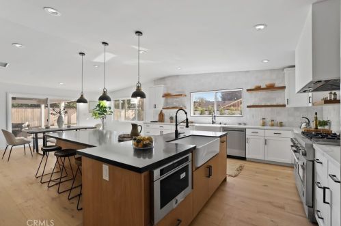 11872 Gladstone Dr, Santa Ana CA  92705-2938 exterior