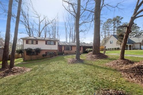 695 Carlouetta Rd, Mableton, GA 30126-1305