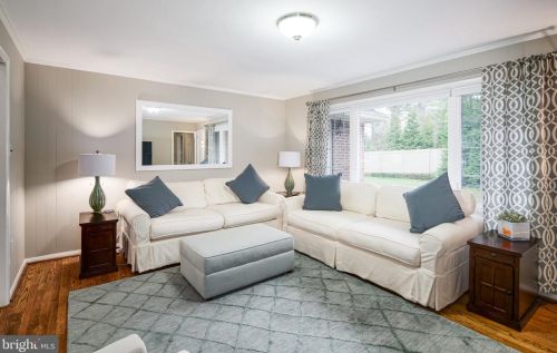 348 Kings Hwy, Tavistock NJ 08033-1205 exterior