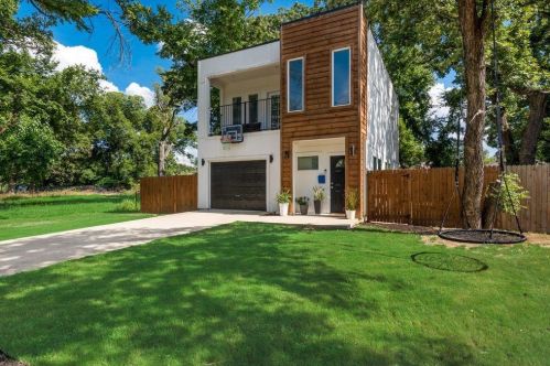 3634 Bickers St, Dallas, TX 75212-2207