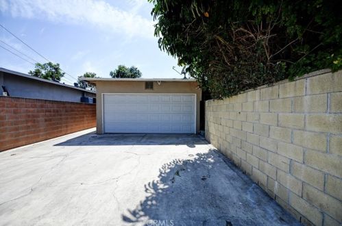 700 Janss St, Anaheim CA  92805-2568 exterior