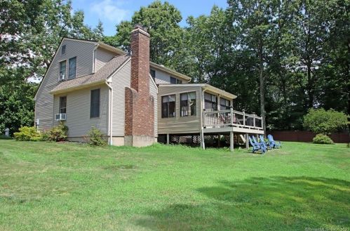 48 Saddle Rd, Waterbury, CT 06716-2044