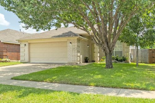 2612 Trent Trl, Fort Worth, TX 76118-7703