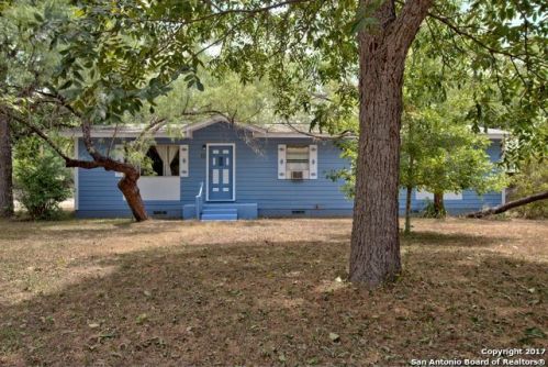 602 Washington St, Castroville, TX 78009-4370