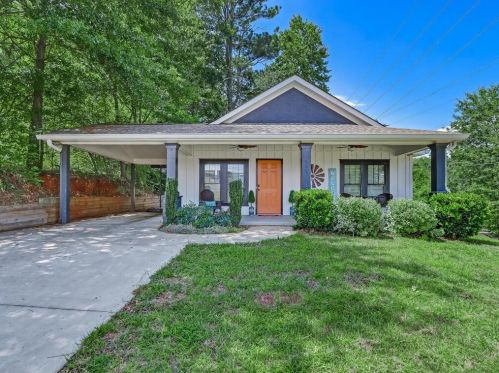 685 Poplar St, Buford, GA